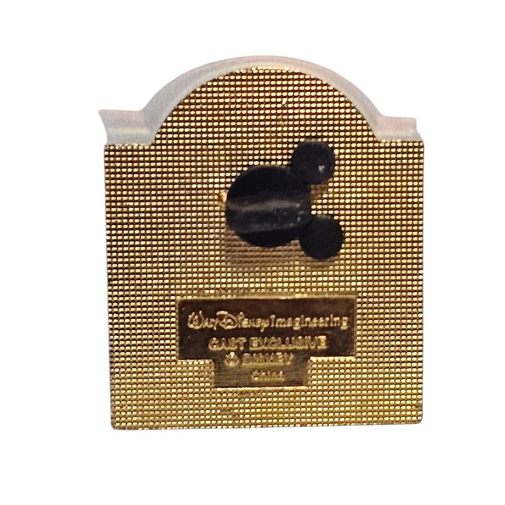 Disney Fantasyland Castle Pin Walt Disney Imagineering Cast Exclusive 39876 - Picture 5 of 10